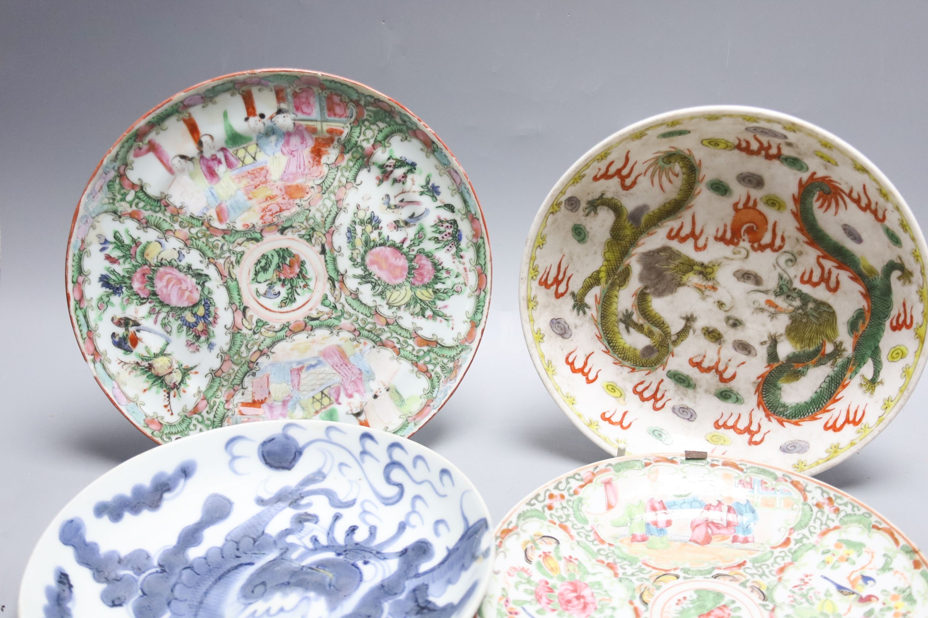 Five Chinese porcelain dishes, 21cm